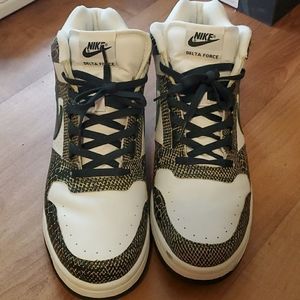 RARE VINTAGE NIKE DELTA FORCE SNAKESKIN PRINT DS!
